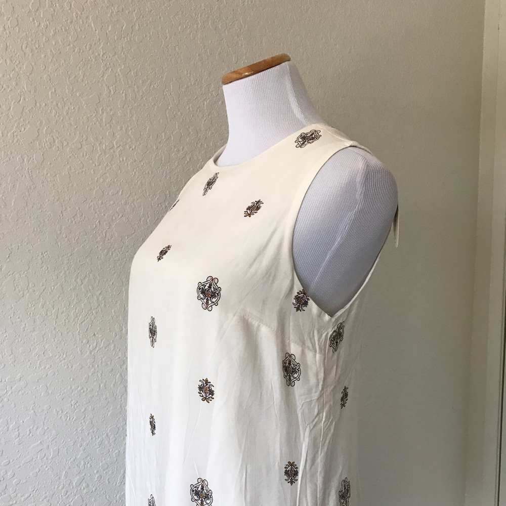 Ornate Print Shift Dress - Picture 3 of 8